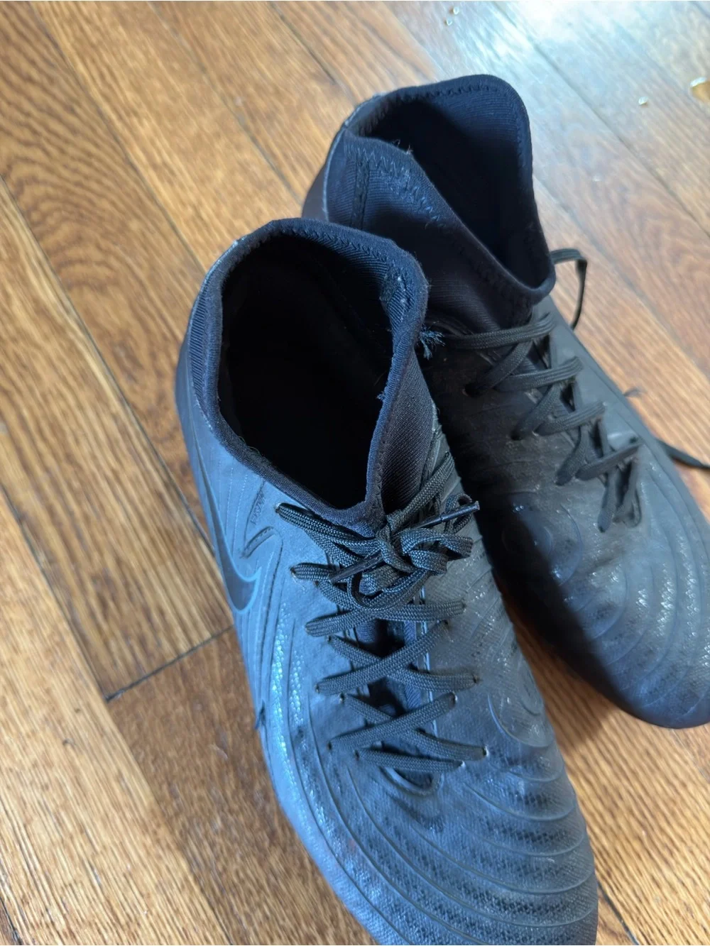 Nike Women's Black Athletic Soccer Cleats